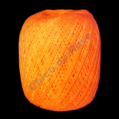 Barbante laranja fluorescente estonado - Foto feita na luz negra